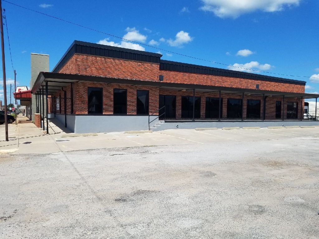310 S. Chickasaw