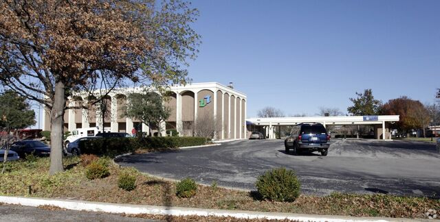 5100 NW 10 St.