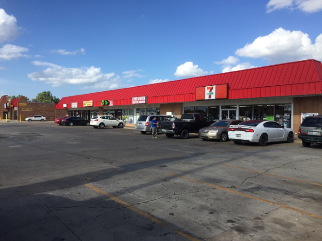 Southern Oaks /South Walker Shopping Center